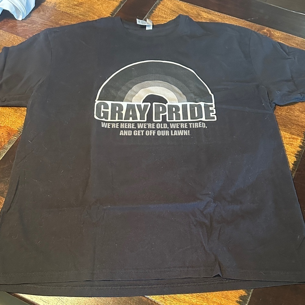 Gray Pride logo T shirt 2XL good condition